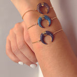 Brazalete ajustable cuerno invertido negro
